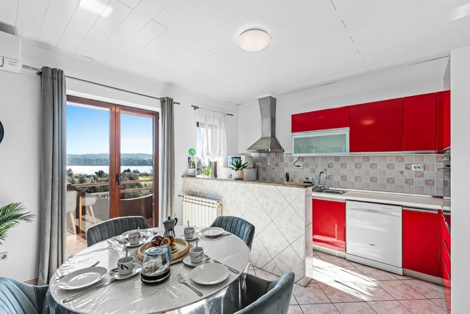 Sea View Apartments With Shared Pool Pomer Πανσιόν