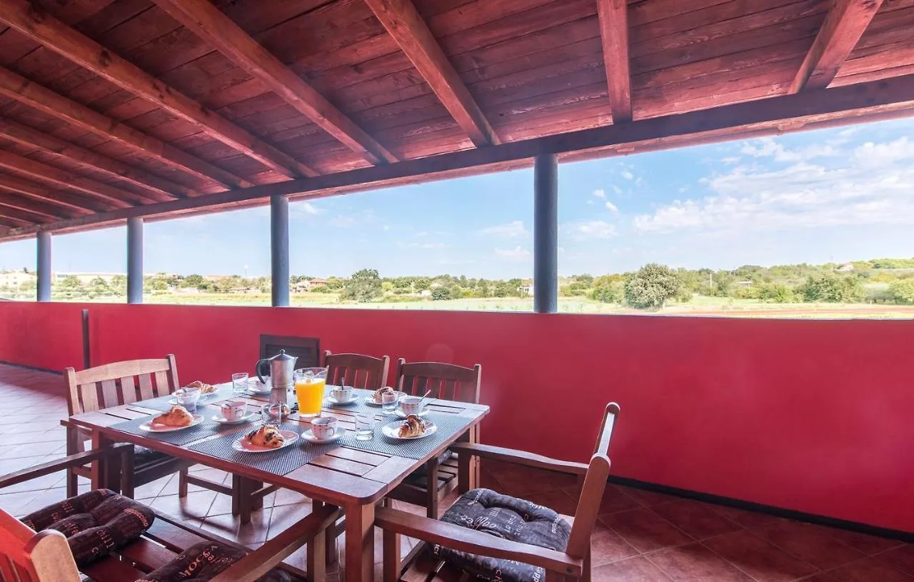 Πανσιόν Sea View Apartments With Shared Pool Pomer