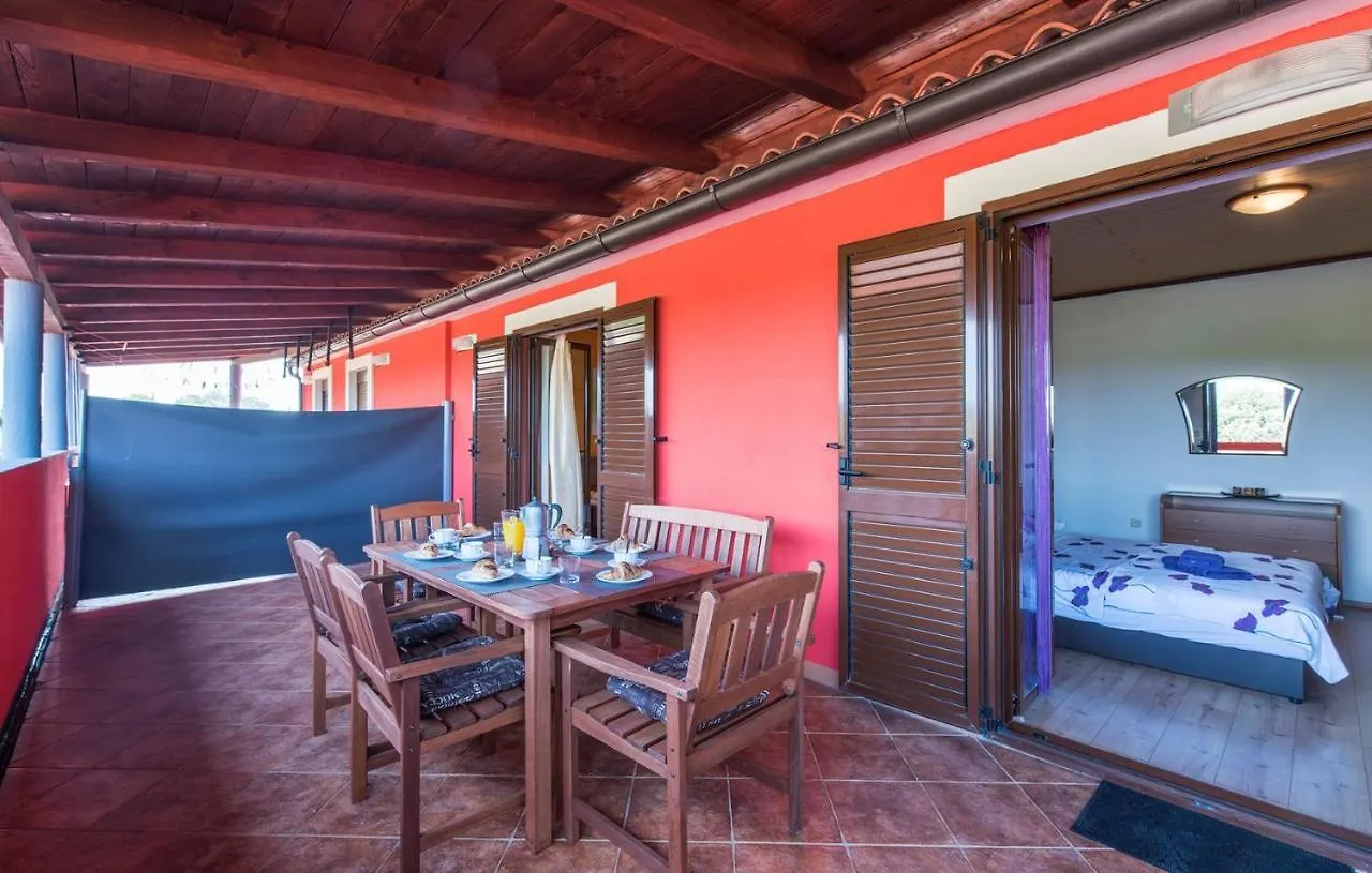 Πανσιόν Sea View Apartments With Shared Pool Pomer