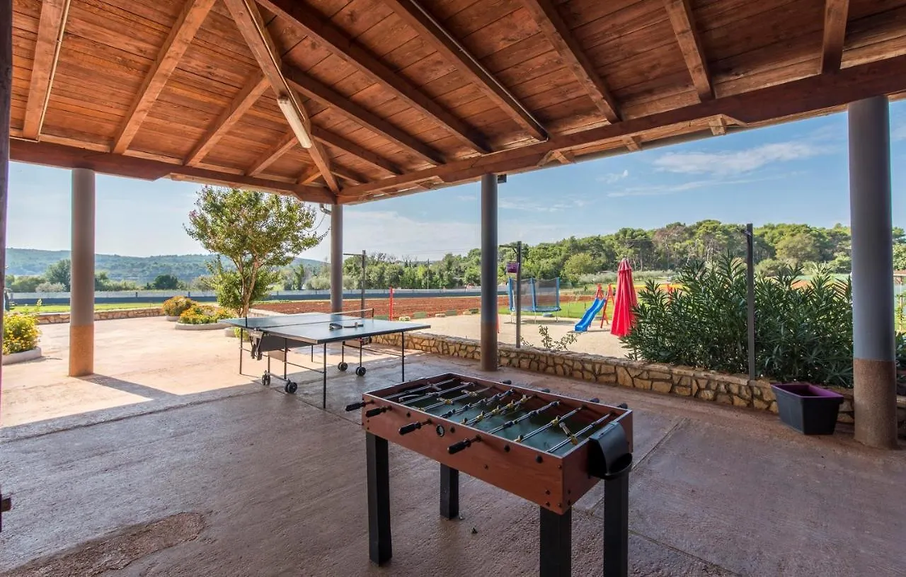 Sea View Apartments With Shared Pool Pomer Κροατία