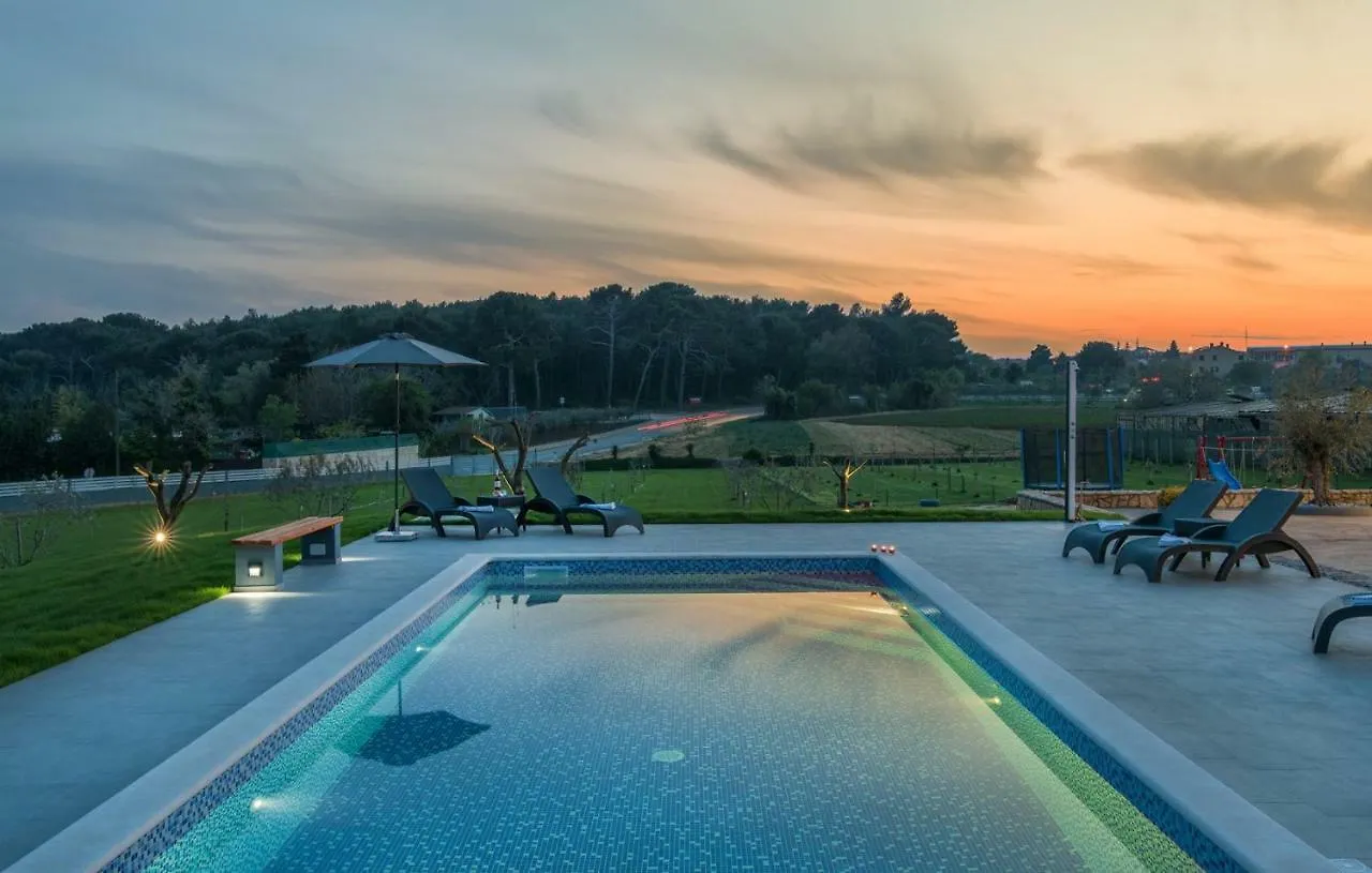 Sea View Apartments With Shared Pool Pomer Πανσιόν
